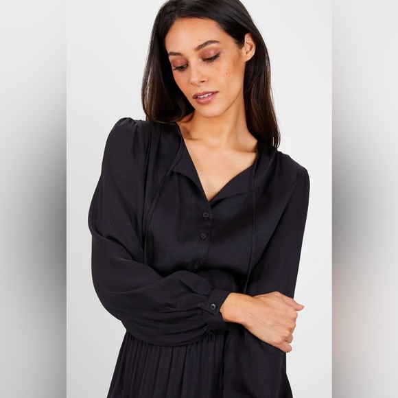 Tucker NYC Juliette Dress
Winter Waves - Picture 2 of 4